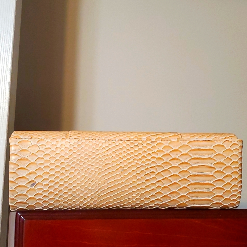 Ladies Wallet - Picture 2 of 14